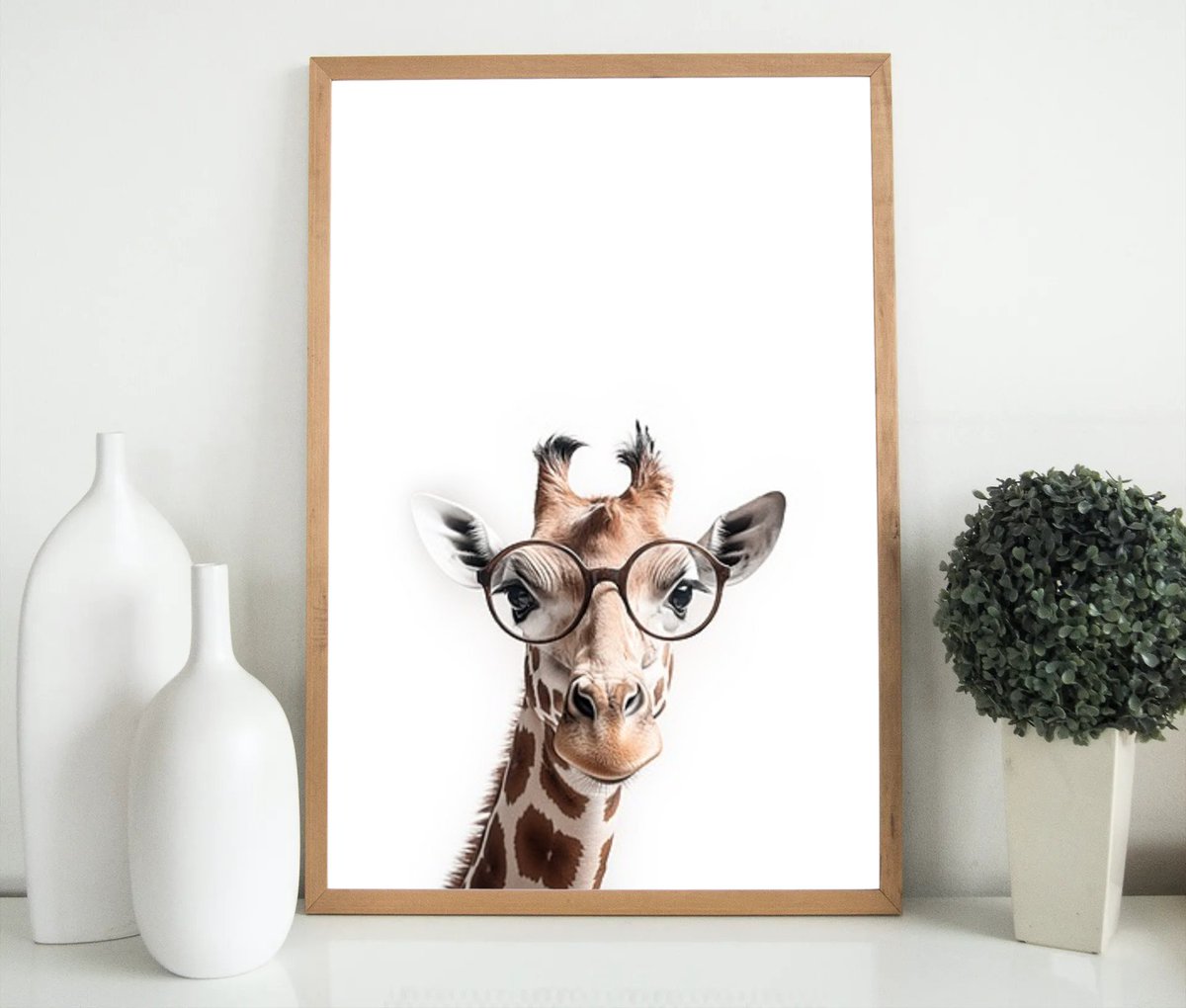 tjaynftart's tweet photo. Lustige Giraffe mit Brille, Dekorative Charmante Stilvolle Wan von TjayPrint https://t.co/o9k4tqQZl2 via @Etsy https://t.co/DhvpVXRi5x