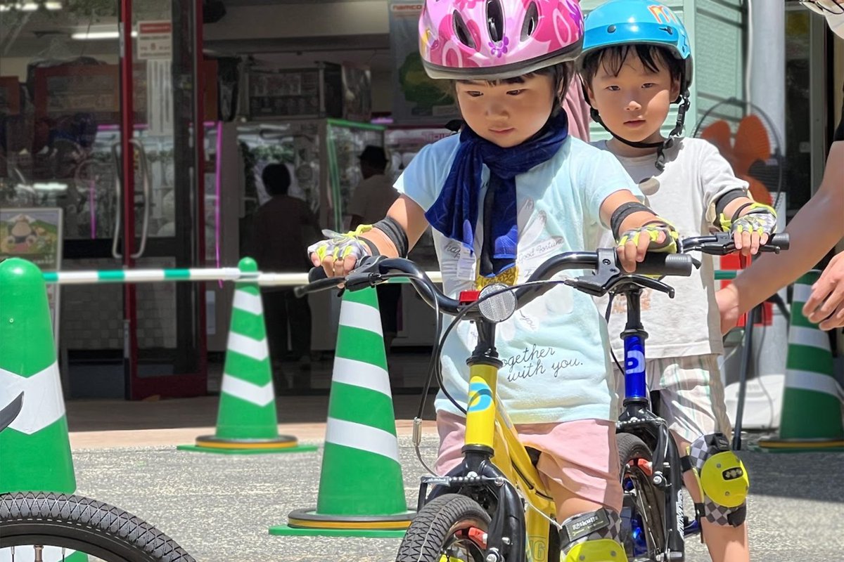cycleolympic's tweet photo. 【#サイクルオリンピック平塚湘南シティ】
先日開催しました
めざせ!自転車マスター
はじめての自転車教室
の様子をレポート🚲☀️!
こんな練習をしていました
詳しくはこちらを☑️
https://t.co/g9oucRpKxs
#自転車教室 #平塚 #キックバイク #dbike #自転車チャレンジ #自転車デビュー #夏 #夏休み https://t.co/Av9vW3w3Of