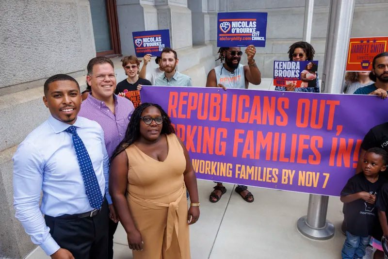 NicForPhilly's tweet photo. 21,500 signatures.
21,500 Philadelphians believe @kendraforphilly, @JarrettBSmith & I belong on November’s ballot. You believe the GOP's attacks on democracy don’t earn them governing power our majority working-class home city. (1/3)
📸: Alejandro A. Alvarez, @PhillyInquirer https://t.co/40ugMltgBc