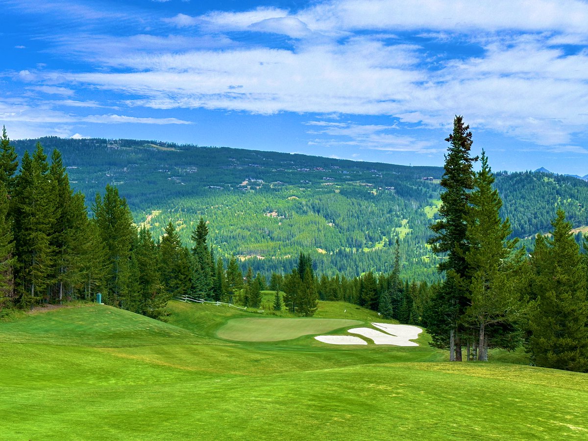 Top100Rick's tweet photo. Yellowstone Club - 2005 
Tom Weiskopf 

Known as one of the most exclusive and expensive clubs on earth, Yellowstone Club is truly an experience like no other place. 

The golf course is only open 3 months per year. Members have their own private ski resort to get through the winters! The club is a private mountain community, where celebs and business leaders can enjoy their privacy. 

The golf course is classic Weiskopf mountain golf. Insane elevation changes and constant mountain vistas. There is some quirk from the land limitations, but I personally love quirk! Lots of risk/reward holes make for a super fun round. Blind shots, uneven lies, high altitude, and elevation changes make even short irons into challenging puzzles. 

The staff is awesome and super welcoming. The clubhouse is unreal, with amazing views of the course and surrounding area. The amenities are world class across the board. 

It’s not a place for everyone, it’s not supposed to be. But it’s a true wonderland and I’m very thankful to get to experience this world for a day!