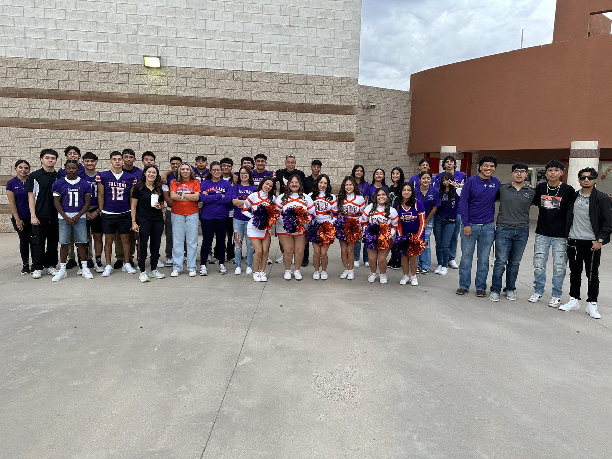 It was so good to see our Falcons welcoming Eagles this morning! Thank you @EHSFalconSports for your support!!💜🧡 #EaglesToFalcons