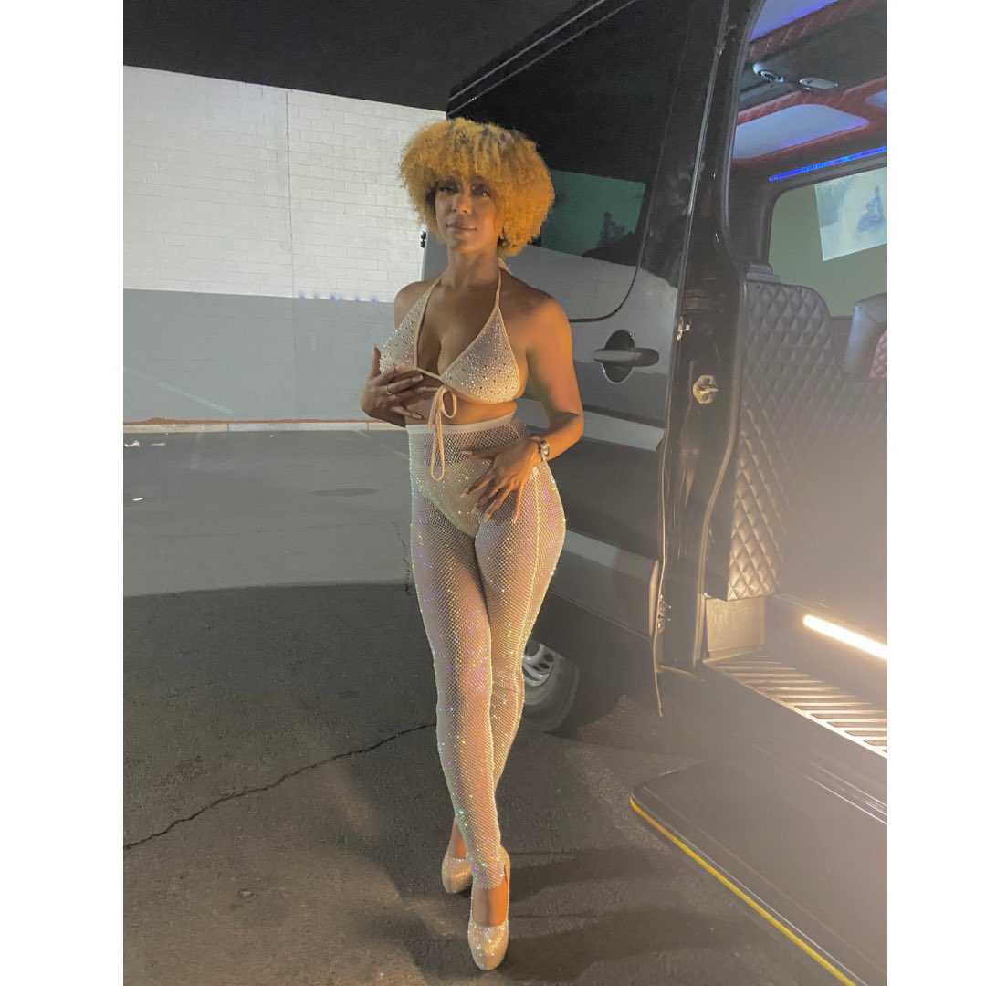 baeysia's tweet photo. Always been an Asset, Never a Liability☺️ 

#fightweekend #lasvegas 
#blondenaturalhair https://t.co/OKcjMwfcmE