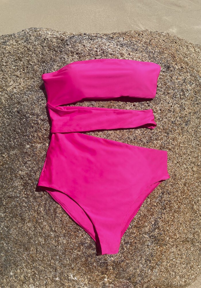 Barceloneta_SW's tweet photo. Beach life 🏄🏼‍♀️
#Barbie #pink https://t.co/kLFIJzsYDv