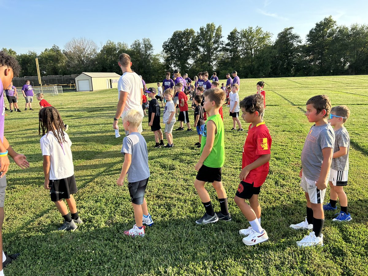 DragonActivity's tweet image. Jr Dragon football camp. #DragonProud