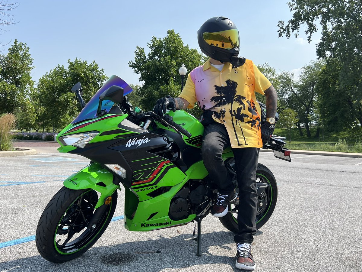 Ace1Six's tweet photo. Out and about enjoying myself the best I can. Most likely gonna start doing some bike content before the season is out….it ain’t over yet! #Kawasaki #soberlife https://t.co/cxP40Jw79Y