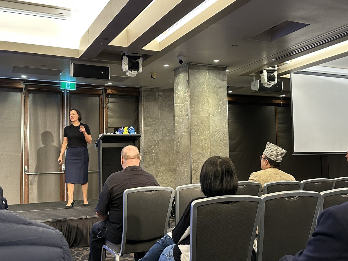 MaxGrowthHQ's tweet photo. “People with @SharonsNetwork from @SlipstreamCoach at @BGLRegTech” #people #coach #accountant #bookkeeper #tax #advisor #business #BGLRegTech @MaxGrowthHQ @citytaxation #maxgrowth @TeddyK_FCPA #training https://t.co/LFPj4uo6yD