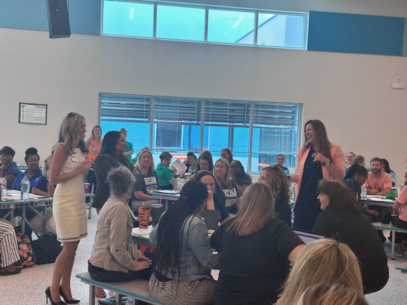 Dr. Balgobin ends her day visiting the second round of Elementary School Leadership Team (SLT) planning session at <a href="/BeachsideElem/">Beachside Elementary School</a>. She spoke to the teams about the importance of working together to ensure that all students have the best educational experience possible and