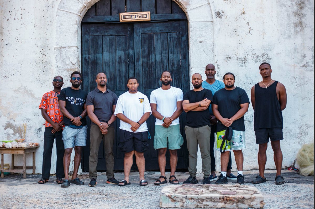 TyroneCHoward's tweet photo. Ghana was epic! Big shout to these amazing brother scholars @DemonteaTh @JaleelRHoward @EEdwards02 @genemcadooo @callmeT_  #kenyonwhitman #mysaiahduke.  10 powerful days of learning, talking, reflecting, and connecting in the MotherLand. Big shout to our host @ghanadipcitour https://t.co/XwAhDVJZce