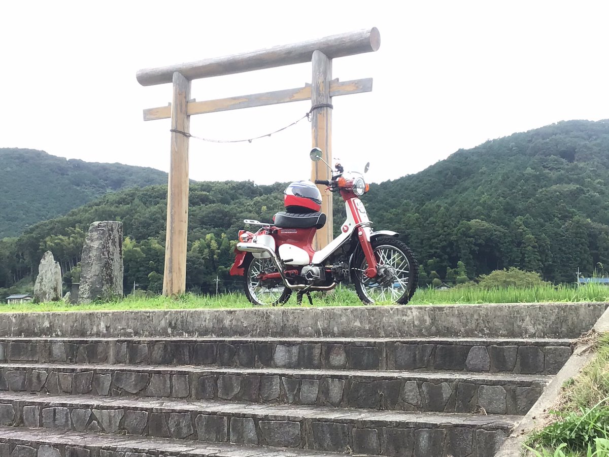 Apeago's tweet photo. #これを見た人は愛車の背景が鳥居の画像を貼れ https://t.co/oZ8EVvDHs2