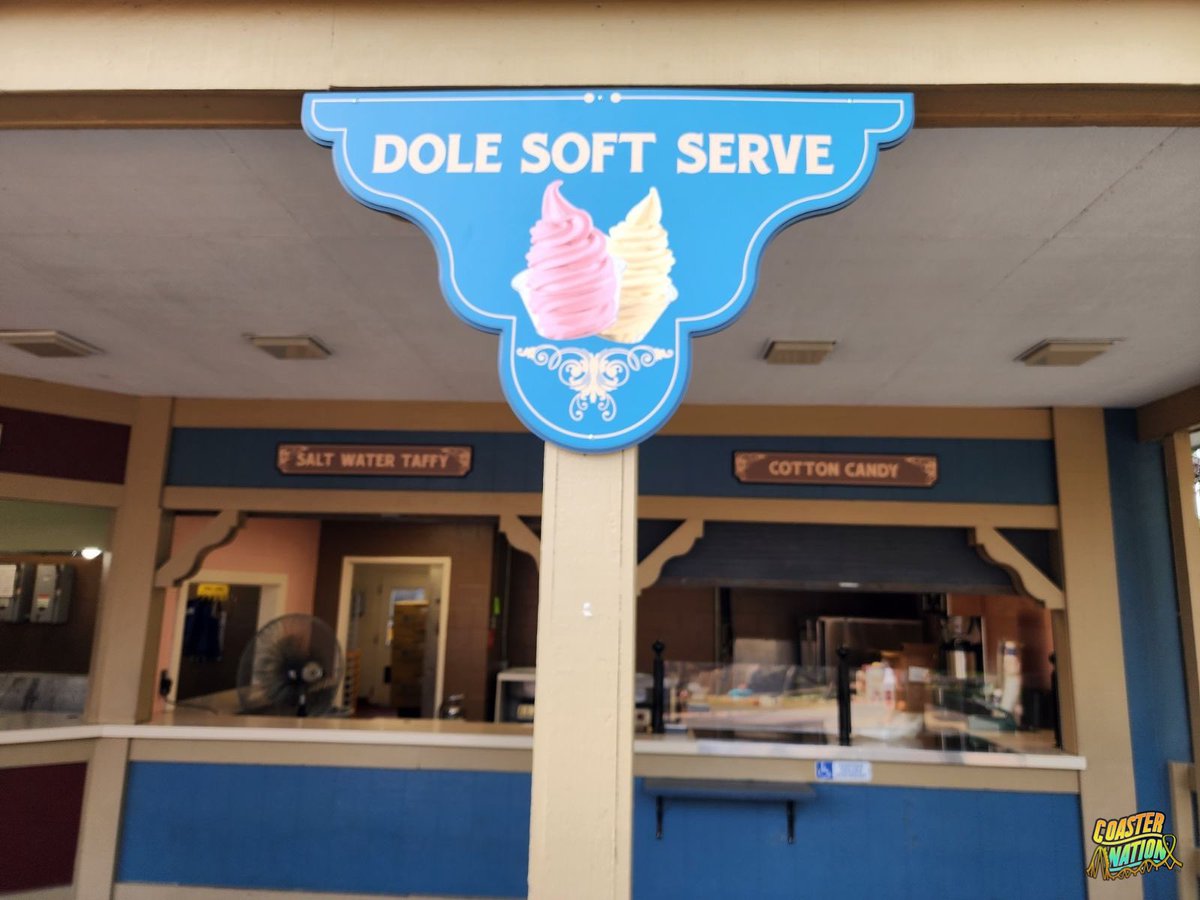 Coaster_Nation's tweet photo. DID YOU KNOW #CEDARPOINT HAS DOLE WHIP!?

3 flavors offered:
Pineapple, Strawberry, and as a Twist! (All 3 shown)

Available at the Stockade:
$5.89 (with tax &amp; pass-member discount)

#iheartcp #coasternation https://t.co/1sF6v1epj4