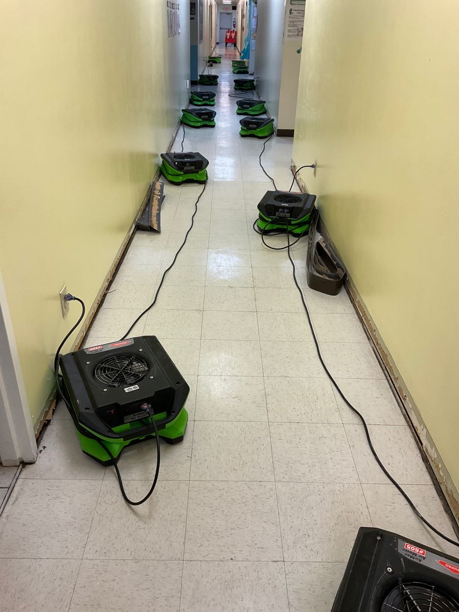 ServproMobile's tweet photo. We know that every situation is unique, which is why we offer customizable solutions to fit your needs. From small residential cleanups to large commercial projects, we've got you covered. #SERVPROofMobileCounty #WhySERVPRO https://t.co/TwtkGuTj2i