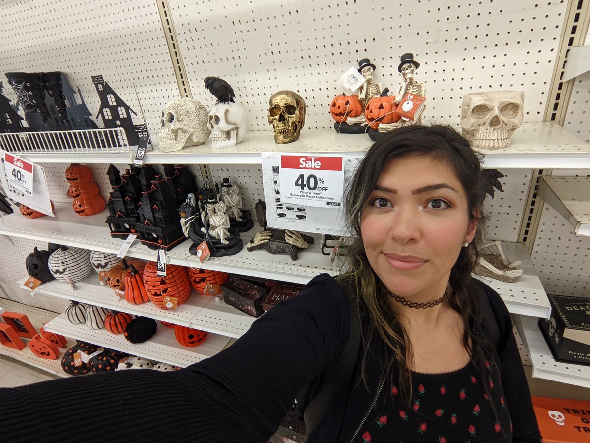 ChickadeeDeals's tweet photo. Meanwhile at #Joanns #CodeOrange #Halloween https://t.co/cA5EQV2lek