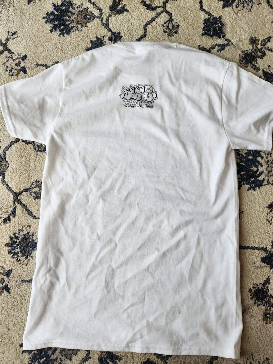 mrkichi's tweet photo. not in bed T ¥4,000

メテオナイトから販売します。
結構なお問い合わせ頂いておりますので、通販なども対応する予定です。
#KTYL #yukke #DMB #ELMO https://t.co/0fVCMPj1yn