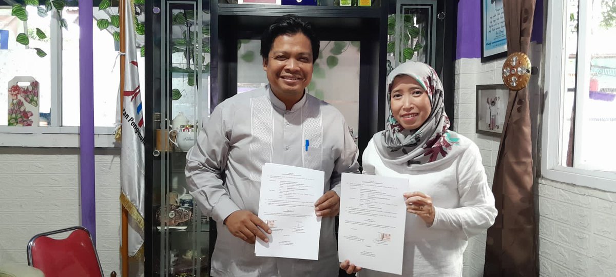 Naqoy's tweet photo. Mou untuk @fitkuin @fitkuinjkt untuk mahasisa magang kerja di Naqoy Group.  Terima kasih Bu Wakil Dekan Fitk , Selamat bergabung dan siap belajar #uinjkt #fitk https://t.co/lhW7pvXzZR