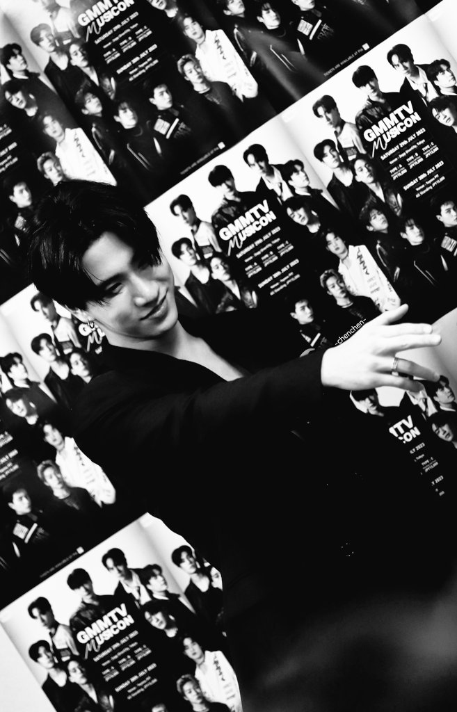 CHENCHENPPE's tweet photo. 偷心的杀手🖤😏
@perthppe
#PerthTanapon #KDPPE
#MusiconxPerthD3
#GMMTVMUSICONDAY3
#GMMTVMUSICONxTOKYO https://t.co/XWmXDnuWO8
