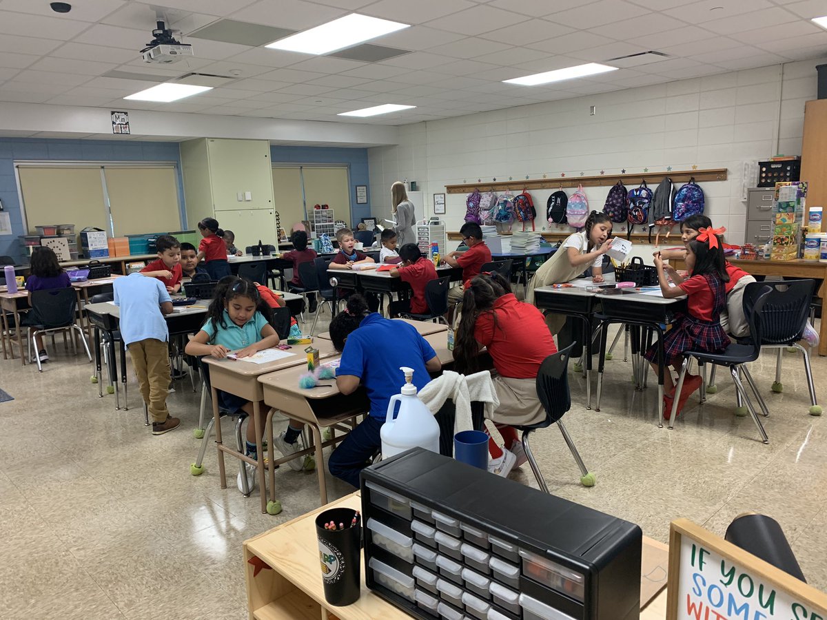 brynn_kardash's tweet photo. How do you help your students make friends and learn about one another?  Just play a game of this or that!  I learned more students at Jonathan Jennings 109 want to swim in pools than the ocean. Building relationships is so important! @PrincipalMcMah1 #IPSFirstDay #WatchUsGrow https://t.co/bPGAlGQTbK