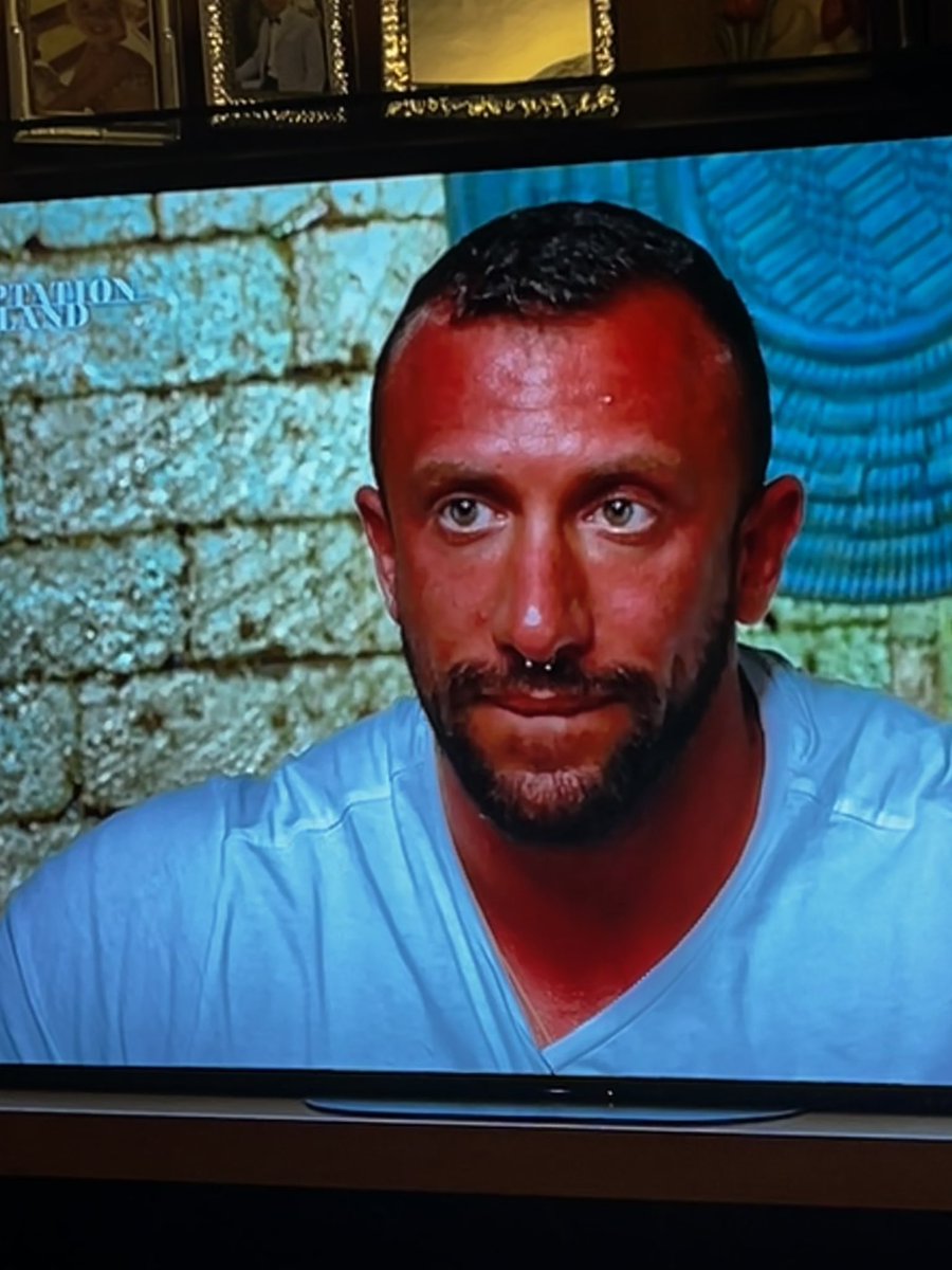 bertamarchettii's tweet photo. Abbronzato o incazzato? #TemptationIsland https://t.co/PWkAo7mxNY