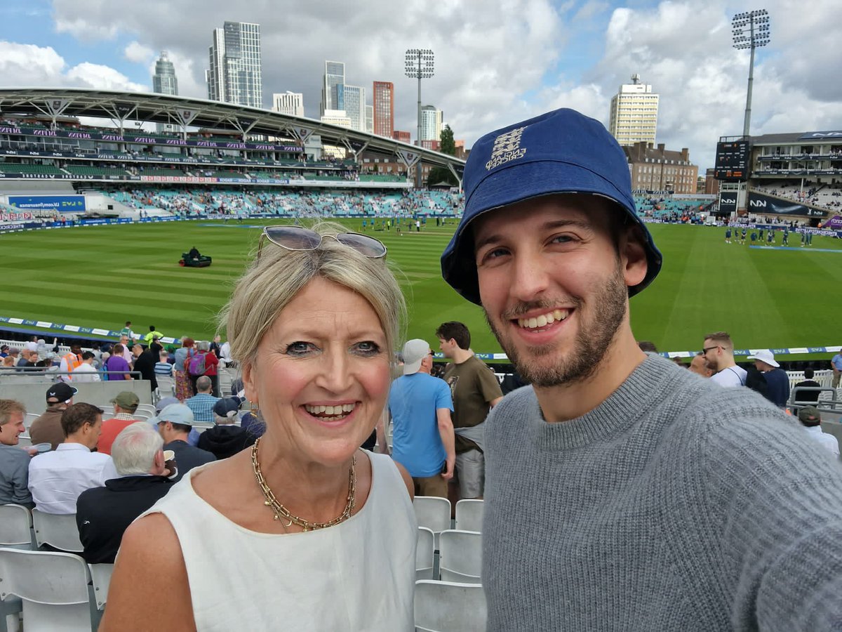 Enjoyed all the unbelievable drama and skill from all the players
across both teams throughout this #Ashes series and being at the Oval on Saturday was absolutely amazing