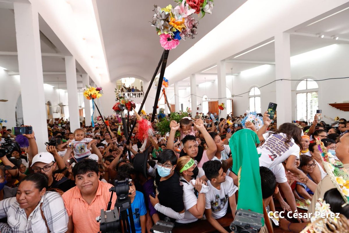 Estas imágenes no las publicará NINGÚN puchikk... así que publiquémoslas nosotros y que las vea el mundo! 📍La tradicional bajada del patrono de Managua, Santo Domingo de Guzmán. #PLOMO19 #Nicaragua