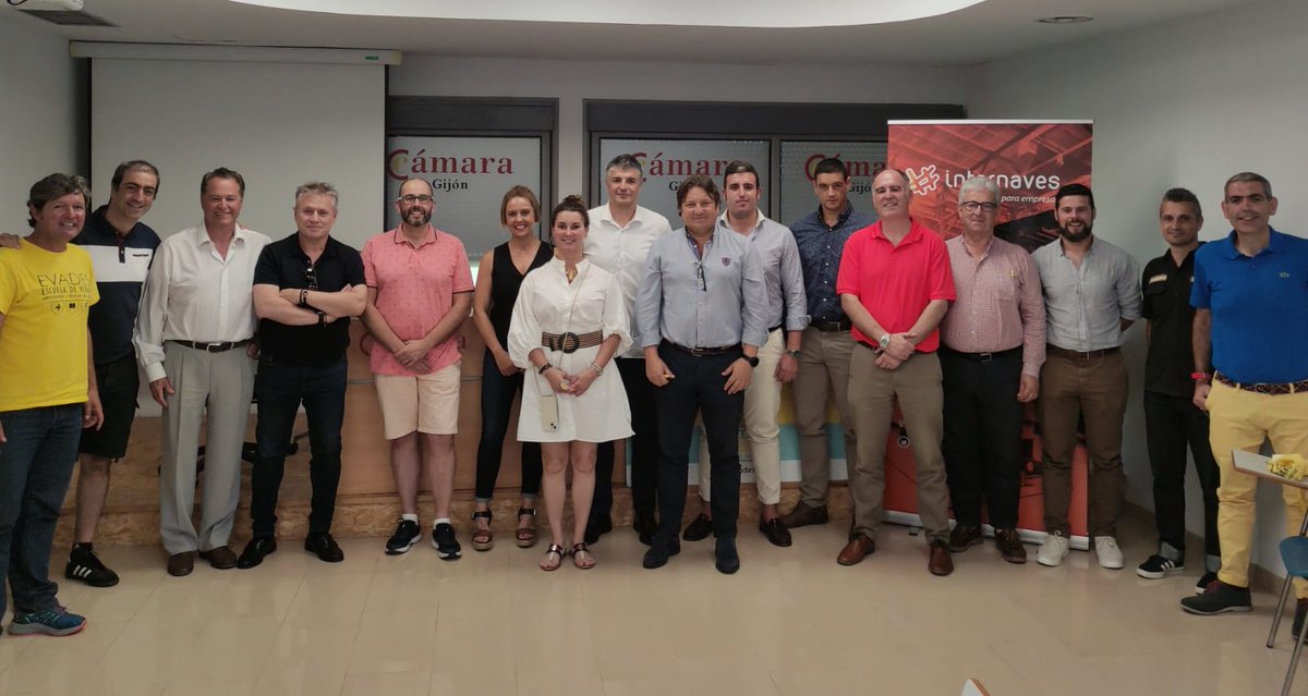 kriesgo's tweet photo. Que buena tarde compartimos sobre "DEPORTE Y EMPRESA" con César Martín de la Fundación Real Oviedo en @EVADES1 la XXVI ESCUELA DE VERANO https://t.co/n8ts62Fm0P a pocos días del Inicio de la @fidmagijon en la sede de @CamaraGijon intercambiando reflexiones se pasó volando #Evades https://t.co/BMZaRCVziM