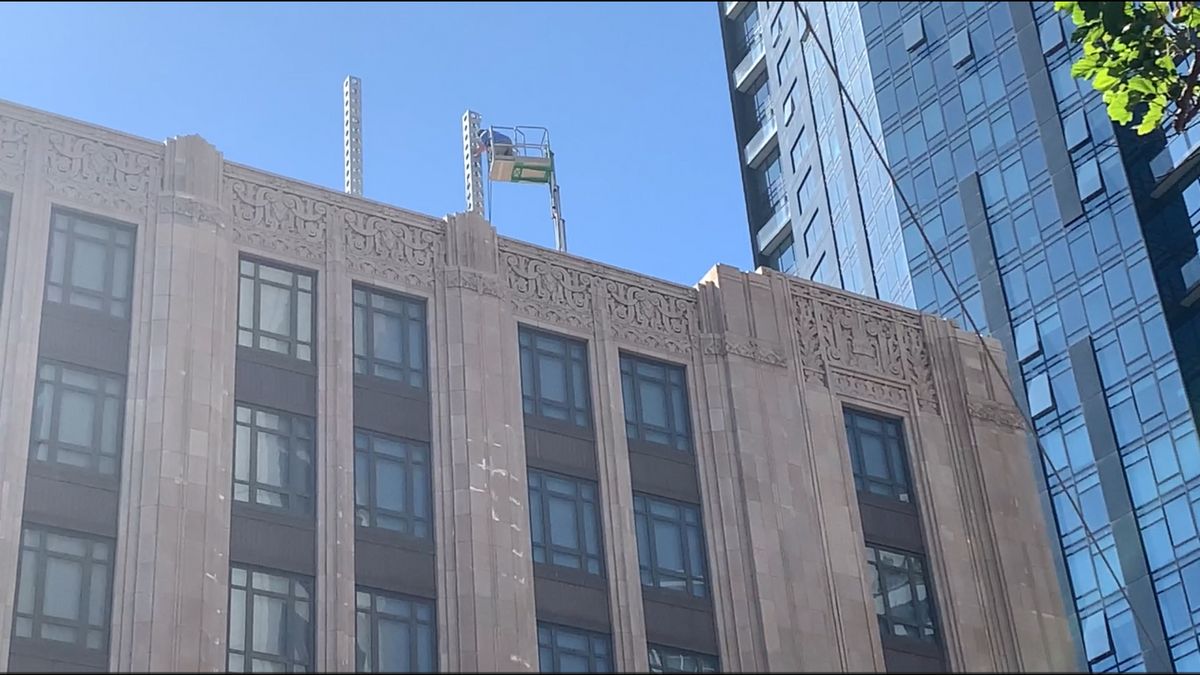 MattBinder's tweet photo. looks like the X logo that was erected above X / Twitter HQ has been removed

the SF Department of Buildings just uploaded nearly two dozens more complaints it received about it re: unsafe strobes, sandbags holding it up, lighting starting to "droop" off https://t.co/KEntuAzSM9 https://t.co/oGrgTaZ7Hw