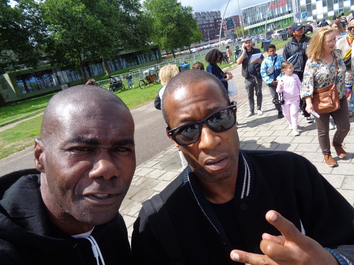 mikewaterval's tweet photo. mikey mike@amsterdamzuidoost with creative singer-songrhymer and rapper maikal x
@MaikalX
@adamzuidoost
#niceperformer
#shyrock
#rollarocka
#amsterdamzuidoost
#toffegast
#maikalx
#haarlem
#throwbacksessie101barz
#bestinyou
#atnightiget
#rapper https://t.co/IwEcLuaw1Z