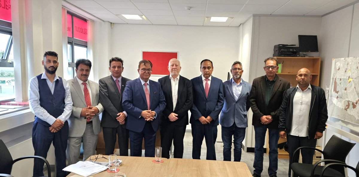 NasirKhanUKPNP's tweet photo. High-Level Delegation of United Kashmir People's National Party met with British #Labour MP @AndyMcDonaldMP  in Middlesbrough.The delegation discussed pressing issues concerning human rights, extremism,lack of facilities, land grabbing,&amp; more in Azad Kashmir and Gilgit Baltistan. https://t.co/muSOKBBCTH
