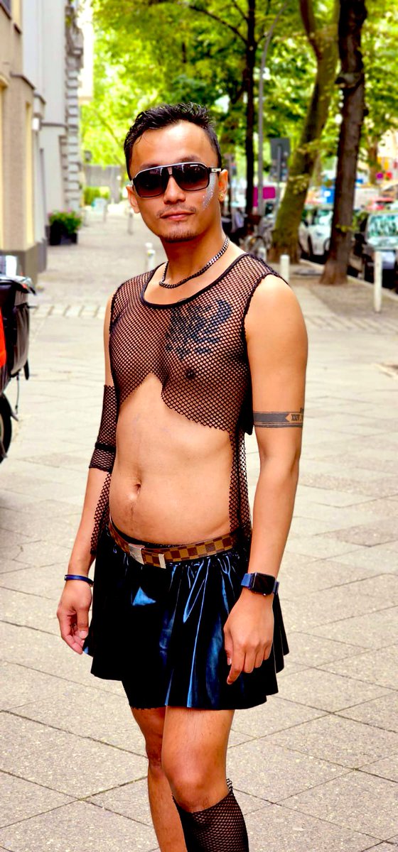 tiarklein's tweet photo. My #CSD #costume #csdbeelin #gay #Ashes #tiarklein https://t.co/QJnWP4yK9P
