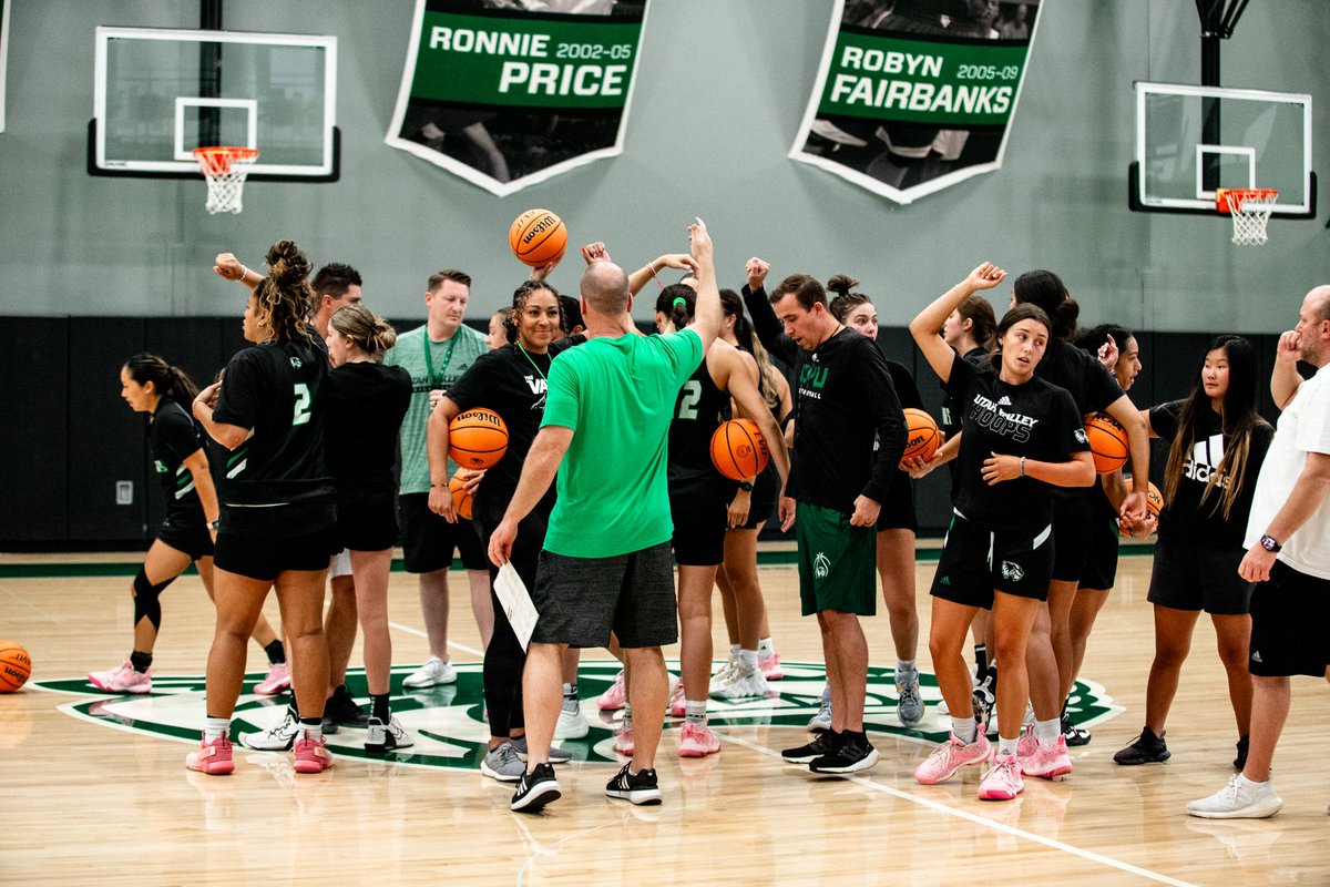 Summer Hoops🌞

#GoUVU #UVU #ProtectTheDen #WAC #NCAA #basketball #basketballneverstops #womensbasketball #D1 #hoops