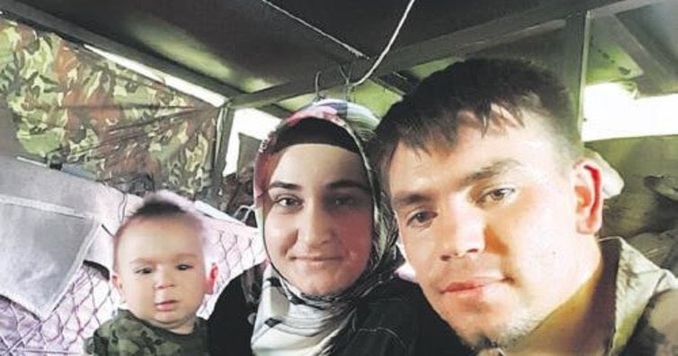 TurkcuPaylasim's tweet photo. 🇹🇷Nurcan Karakaya ve 1 yaşındaki bebeği Bedirhan, tam 5 yıl önce bugün 31 Temmuz 2018’de Hakkari/Yüksekova'da PKK’lı soyu kırıkların düzenlediği kalleşçe saldırıda şehit düştü.

Şehadetlerinin yıl dönümünde aziz ruhları şad, mekanları cennet olsun. https://t.co/LgXRBCx7rL