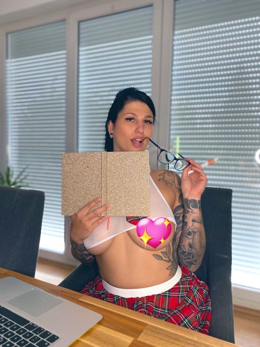 Geile PREMIUM 💦 Show von 21:00-21:30 Uhr und zwar Morgen! (01.08) 💋 Zu den Tickets: https://t.co/cm49HMbk4p<a href="/tag/stripchat"class="tags"><span>#stripchat</span></a><a href="/tag/stripchatlive"class="tags"><span>#stripchatlive</span></a>