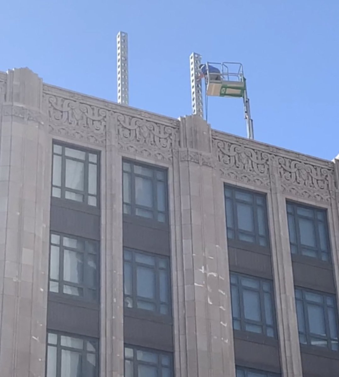 CalltoActivism's tweet image. BREAKING: The X sign has been removed the top of the (formerly) Twitter building.