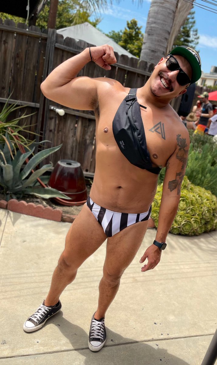 tuffguy3's tweet image. #uderbearpoolparty