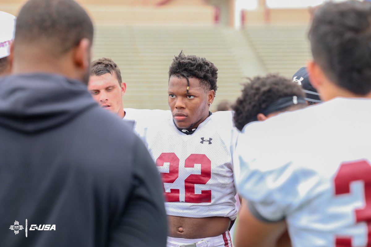 NMStateFootball's tweet photo. Locked in and focused. 

#AggieUp x #HHLP https://t.co/aqRD2dSQI5