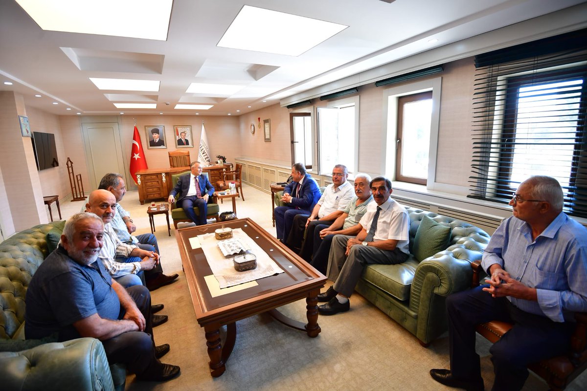 Küsget san.site yönetimi olarak Gaziantep valimiz sayın KEMAL ÇEBER’e hayırlı olsun ziyaretinde bulunduk sanayi sitemiz hakkında bilgilendrme yaptık mütavazi kişiliği ve misafirperliğinden dolayı teşekkürlerimi sunuyorum.