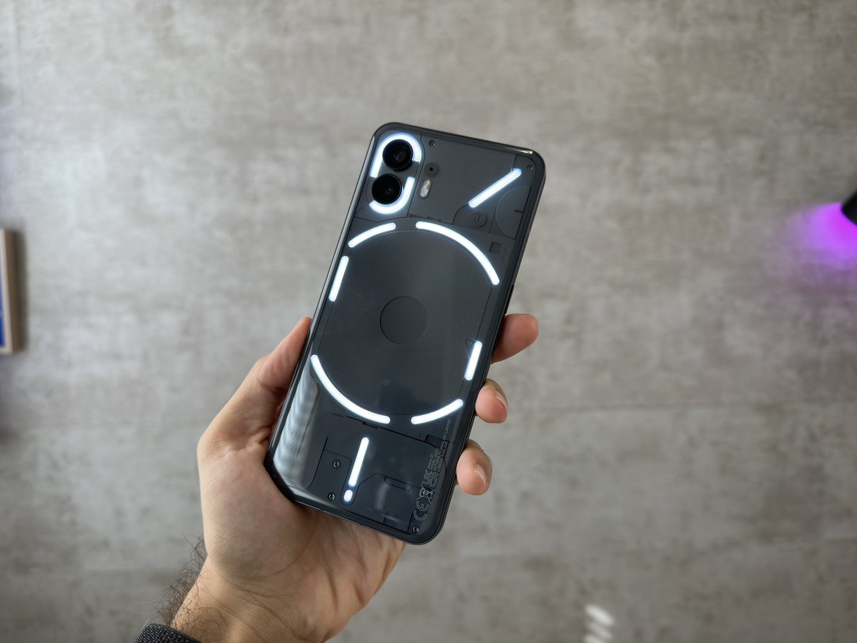 ArianBaghizadeh's tweet photo. I have to say, this is one fantastic looking phone 🤌🏼

Have you watched our review of the @nothing Phone (2) yet? Check it out below 👀

https://t.co/4luXBLdY8o

@The_Tech_Bros https://t.co/npFAcehtBz