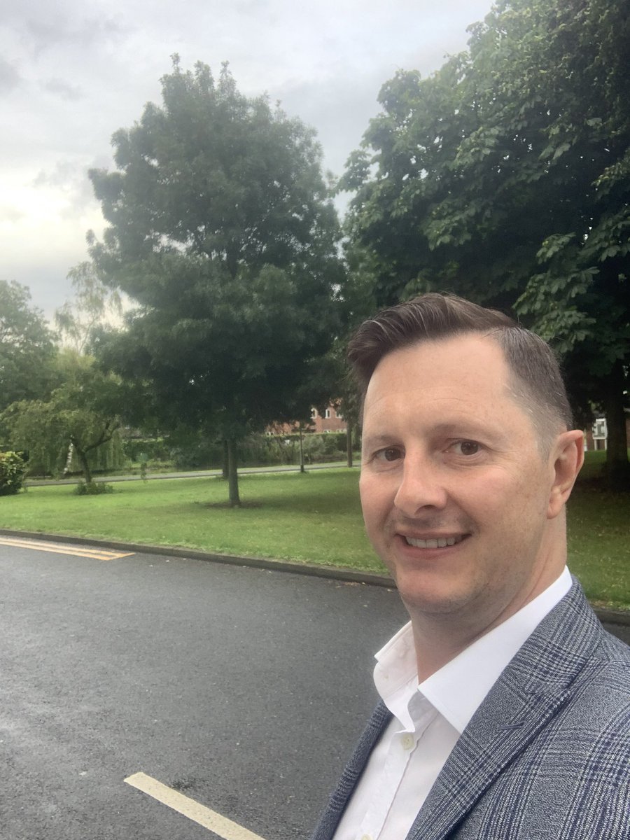 LeePitcherMP's tweet image. Rain didn’t stop play in the cricket, and it didn’t stop me speaking to Members on the doorstep tonight either. In fact, successful night all round. Thank you #Finningley, #Bessacarr &amp;amp; #Dunscroft @clp_don @UKLabour