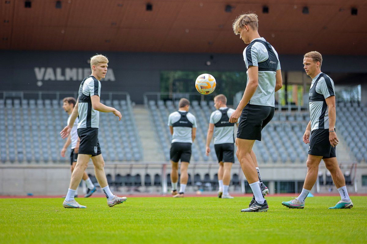 valmierafc's tweet photo. Otrajai un pēdējai Eirokausu šīs sezonas mājas spēlei esam gatavi 💪 Tiekamies jau drīz🙌🔜
🎫 Spēles biļetes iegādājies https://t.co/rlDjGlJduZ
#VALTRE #UECL #ValmieraFC #StāvPāriVisamValmiera ⚫⚽️🟢 https://t.co/aZjlDPlAjB