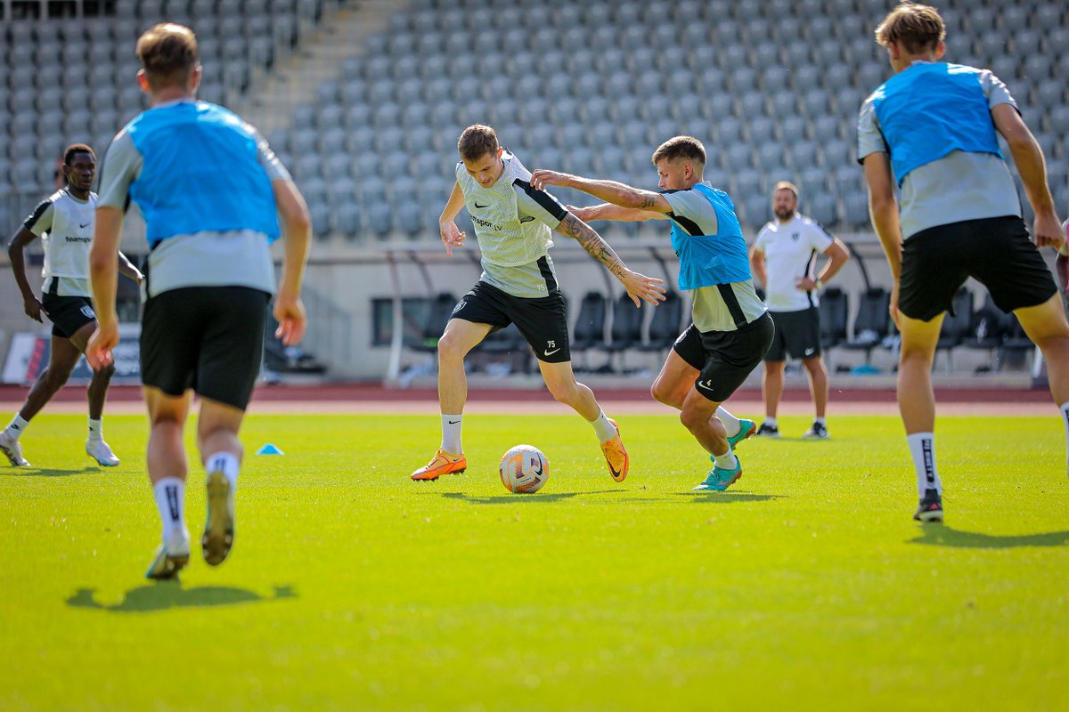 valmierafc's tweet photo. Otrajai un pēdējai Eirokausu šīs sezonas mājas spēlei esam gatavi 💪 Tiekamies jau drīz🙌🔜
🎫 Spēles biļetes iegādājies https://t.co/rlDjGlJduZ
#VALTRE #UECL #ValmieraFC #StāvPāriVisamValmiera ⚫⚽️🟢 https://t.co/aZjlDPlAjB