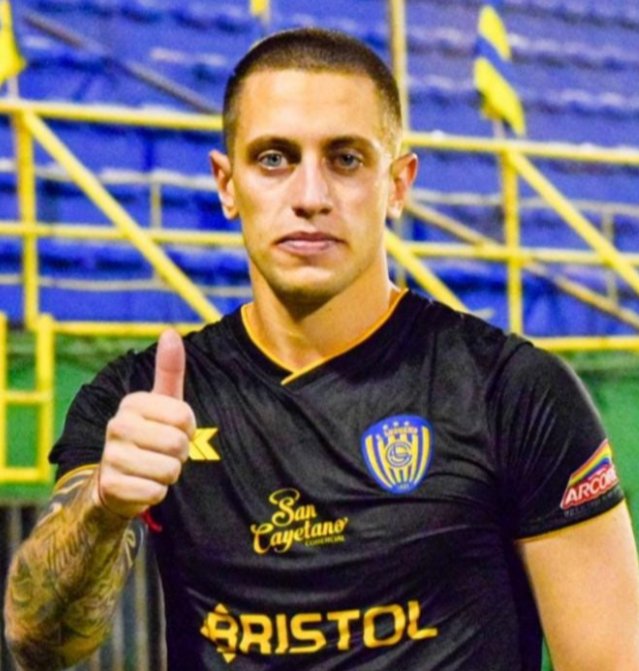 Cala_Marron's tweet photo. #Platense✴️ LLEGÓ UN 1️⃣
EL arquero Nicolás Campisi, (26) años, viene de Sol de América 🇵🇾 , en 🇦🇷 jugó en #AtlTuc. y #Huracán , llega a préstamo por 6 meses con opción de compra, según informa @CLMerlo
💪🦑 https://t.co/qmCCCU0nZK
