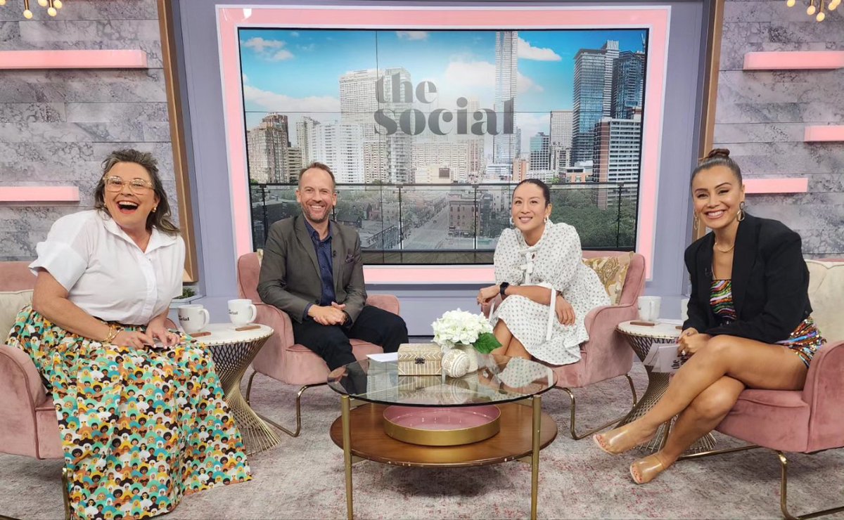 TeddyWilson's tweet photo. Thx to @melissagrelo @LaineyGossip @jessieraeallen & entire fab @TheSocialCTV production team for letting me fill-in today for my pal, inimitable @cynthialoyst, guest co-hosting on #TheSocialCTV! Such a fun & fantastic gang + always a blast!
#TheSocial @CTV @CTV_PR
πΊππβ€οΈ https://t.co/1MxxMxPMeV
