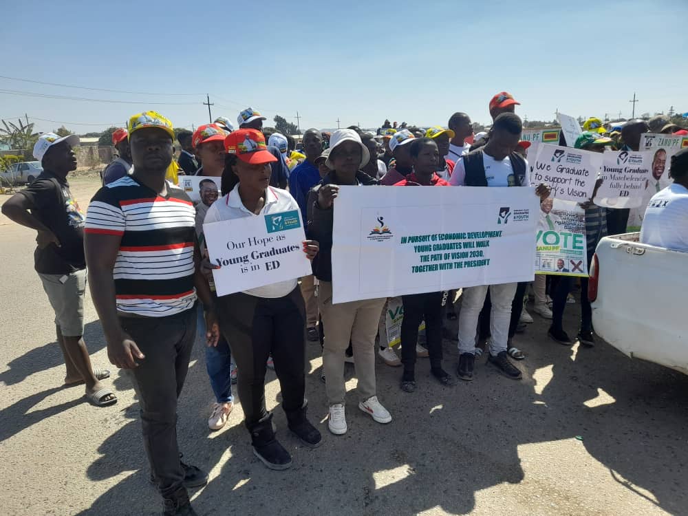 Today in Pictures,

Cowdray Park Youths did a Star Rally Awareness March.

The President is in Bulawayo 02 August 2023, & the Masses are excited.

See you there!

#IPledgeToVoteED2023
#2023EDPFEE 
#ByoForED