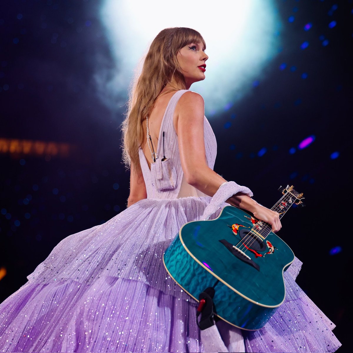 LaliPublicidad's tweet photo. 💿 | Taylor Swift (8) y Lali (2) son las únicas artistas femeninas en posicionar dos o más álbumes en la cima del listado de ventas físicas de Argentina esta década [2020s]. https://t.co/HzYzTdPDh8