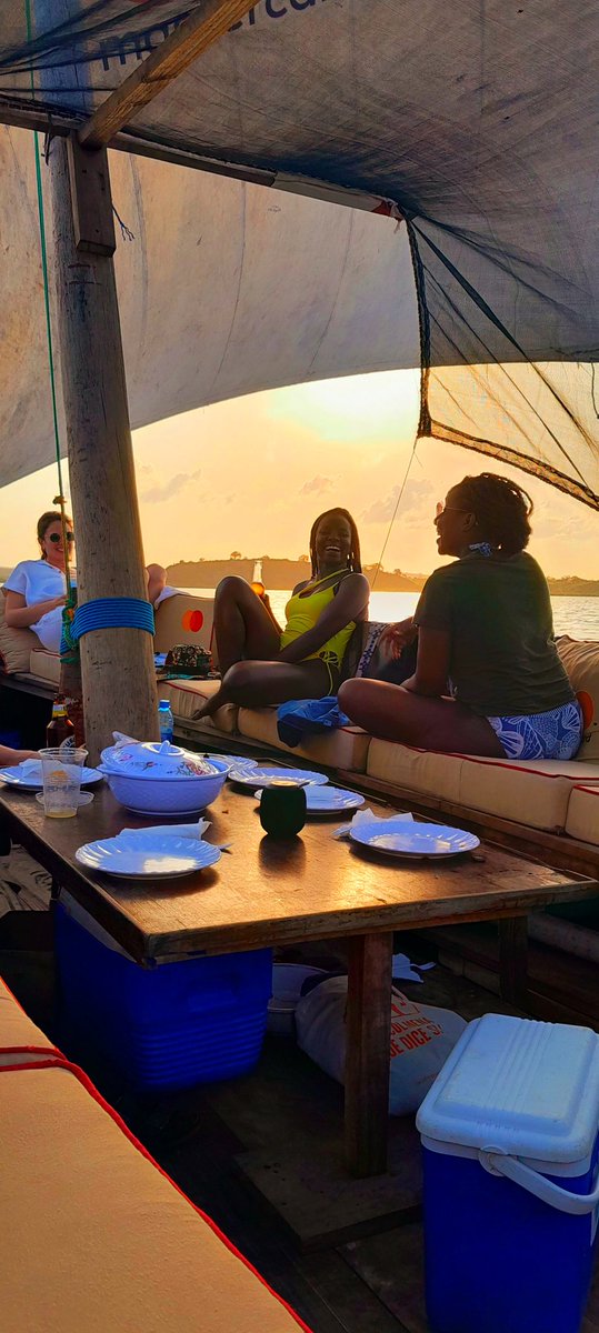 The perfect spot 🌅for a day on the beach🌊🏝⛵️🥂

#magicalkenya🇰🇪 #kilificreek #travelafrica #sunset #africantravel #oceanvibes #sailing #dhowtrip #tourismkenya #responsibletourism #beachvibes #ocean #travelblogger #adventure #indianocean #sea #travelleisure #beachlife