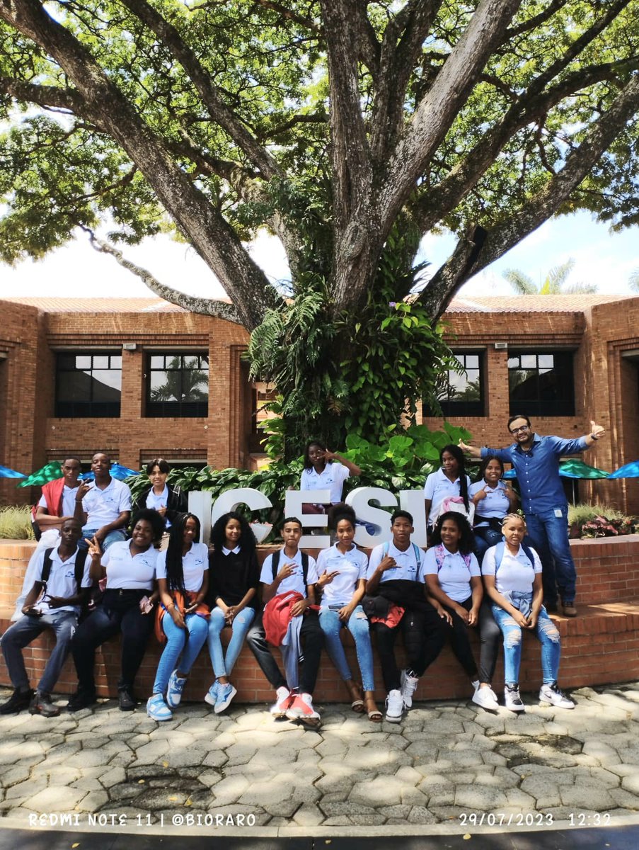 eduteka's tweet photo. 🧩Ya han transcurrido 2 meses desde el inicio de este gran proyecto #CaminoAlaU en alianza con @fundacionYM #metalsur @FunFanalca , donde nivelamos académicamente a los jóvenes en áreas como: matemáticas, inglés, ciencias naturales y lenguaje📚

Seguimos sumando aprendizajes👏 https://t.co/vS4UFsoHlV