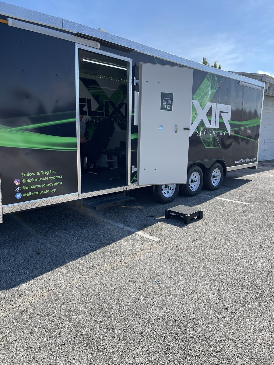 Reviveperflab's tweet photo. Pre-season practice is underway.

Book our mobile unit for a post practice recovery session!

#recoveryclinic #athlete #physiotherapy #advancedsportsperformance #highperformancerecovery #compressionboots #recoveryboots #massageboots #recoveryroom #sportsmassage #massagetherapy https://t.co/iN4YffQfPB