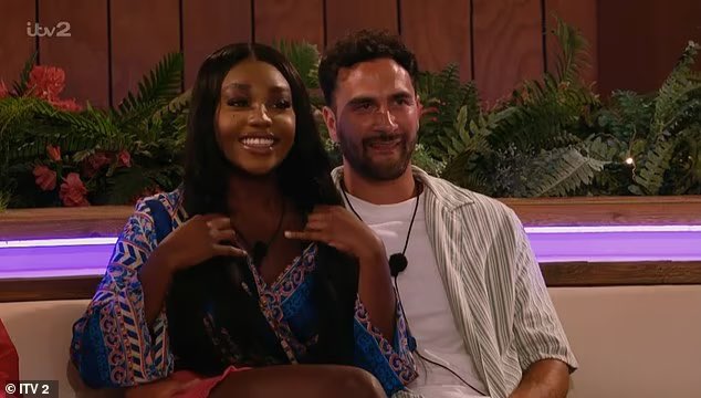 2wenty4s's tweet photo. Whitney: “You ask me if I’m happy everyday. You kiss my forehead when you think I’m asleep and you tell me I’m beautiful every chance you get. You’re exactly what I’ve been looking for.” 

Y’all 🥹❤️ #LoveIsland https://t.co/jNwXAk9onu