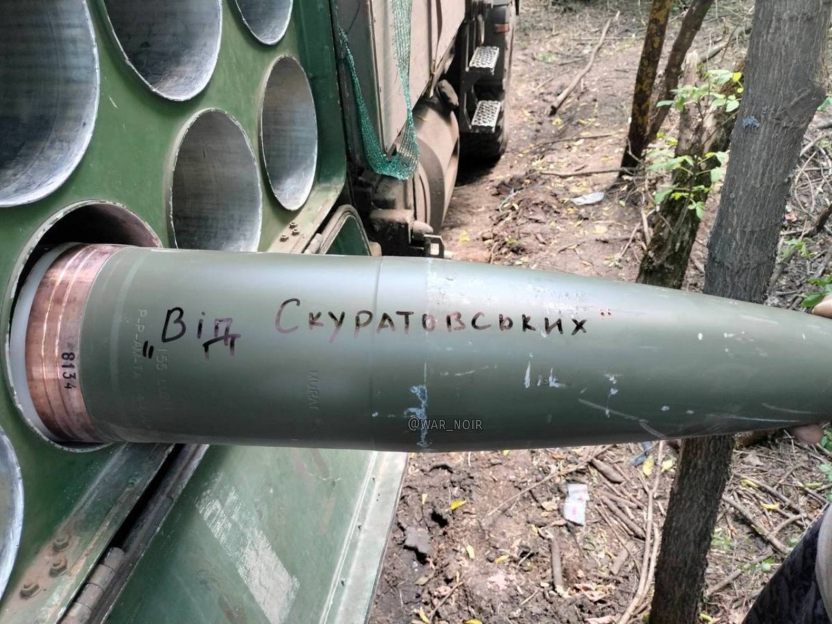 war_noir's tweet photo. #Russia / #Ukraine 🇷🇺🇺🇦: A couple of new photos posted by a combatant of #Ukrainian Forces.

The photo shows a 155mm French CAESAR self-propelled howitzer along with LU 211 HE projectiles.
Both the howitzer and projectiles were supplied by #France 🇫🇷 in 2022.

#RussiaUkraineWar https://t.co/Xx09gAmmKm
