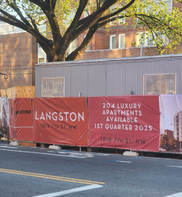 ScottRobertsDC's tweet photo. stroll by @HowardU's Langston 1818 7th St NW abutting the Greater U Street Historic District
https://t.co/5iuQ5gb86s
#HowardForward
@ShawDC @LeDroitParkDC #BloomingdaleDC https://t.co/Ul94Ajx6LS