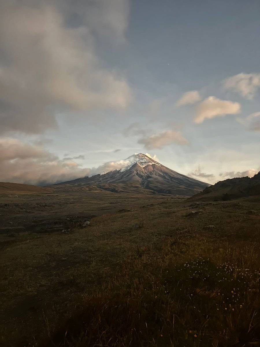XclusiveEcuador's tweet photo. "🌋 Exploring the majestic beauty of #CotopaxiVolcano! Standing tall and proud, this iconic stratovolcano in #Ecuador captivates hearts and inspires awe. A testament to the raw power of nature and a symbol of the Earth's magnificent wonders. #Travel #Nature #Adventure" 🗻✨🌎 https://t.co/Xb63kLE4BD
